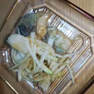 小鯵と新玉ねぎの南蛮漬け